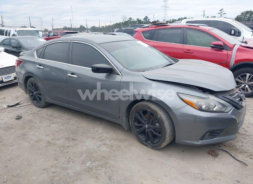 Photo 13 of 2018 Nissan Altima 2.5 SR (VIN 1N4AL3AP6JC192183)