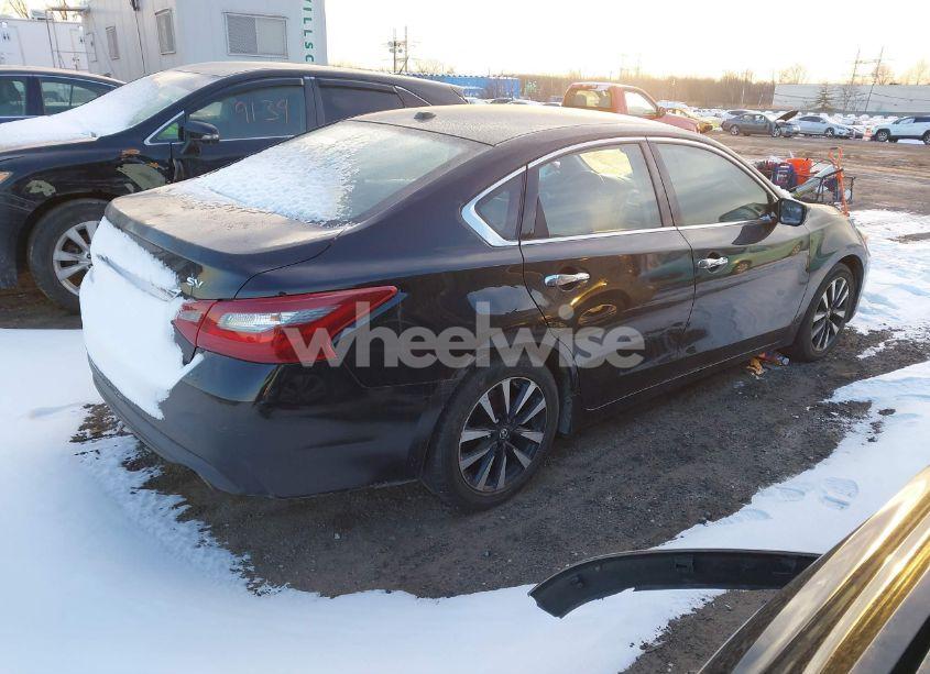 Photo 4 of 2018 Nissan Altima 2.5 SV (VIN 1N4AL3AP6JC205983)