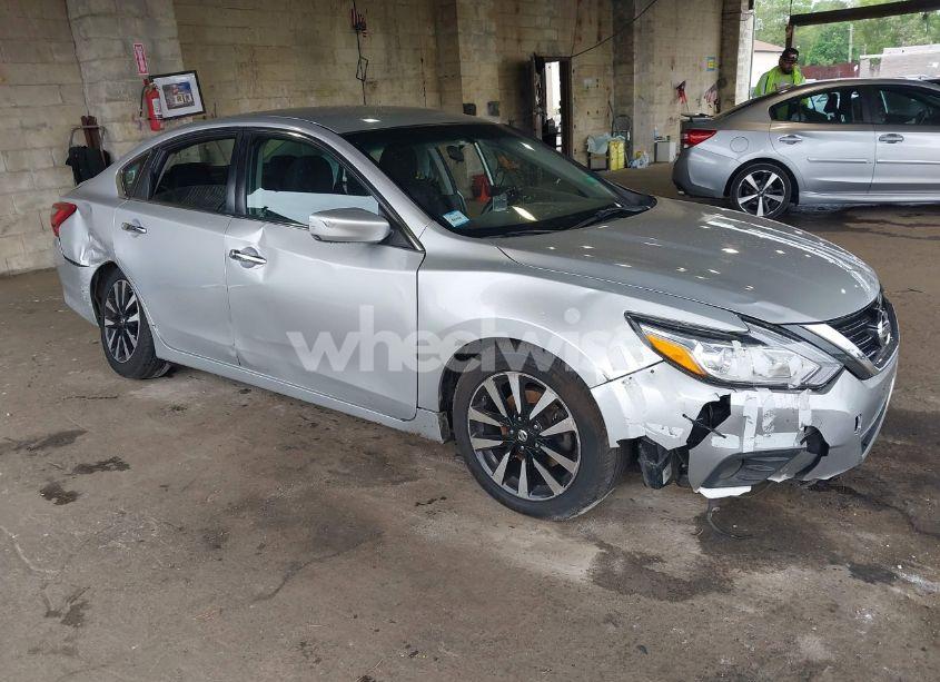 2018 Nissan Altima 2.5 SV (VIN 1N4AL3AP6JC207037) main photo