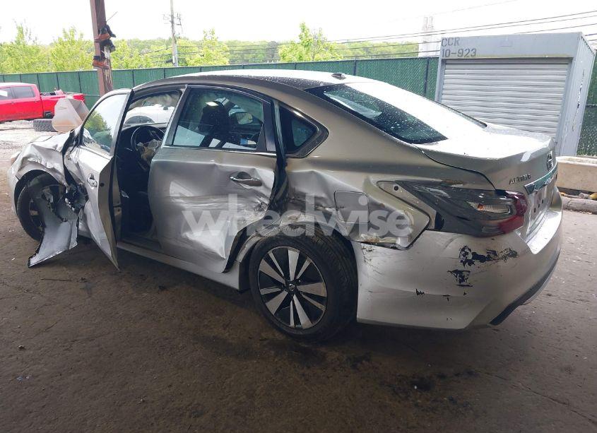 Photo 3 of 2018 Nissan Altima 2.5 SV (VIN 1N4AL3AP6JC207037)