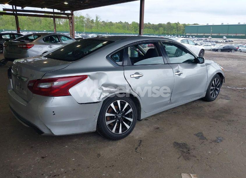 Photo 4 of 2018 Nissan Altima 2.5 SV (VIN 1N4AL3AP6JC207037)