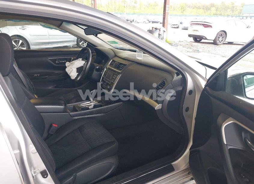 Photo 5 of 2018 Nissan Altima 2.5 SV (VIN 1N4AL3AP6JC207037)