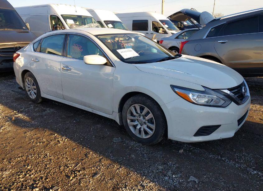 2018 Nissan Altima 2.5 S (VIN 1N4AL3AP6JC212772) main photo
