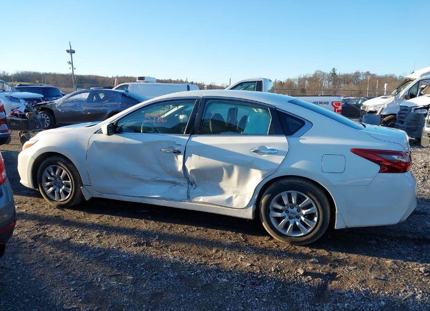 Photo 14 of 2018 Nissan Altima 2.5 S (VIN 1N4AL3AP6JC212772)