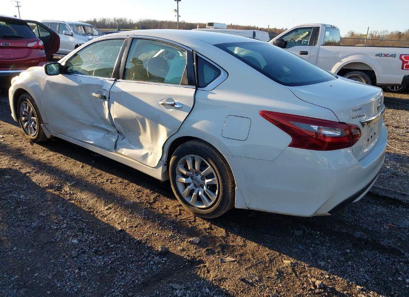 Photo 3 of 2018 Nissan Altima 2.5 S (VIN 1N4AL3AP6JC212772)