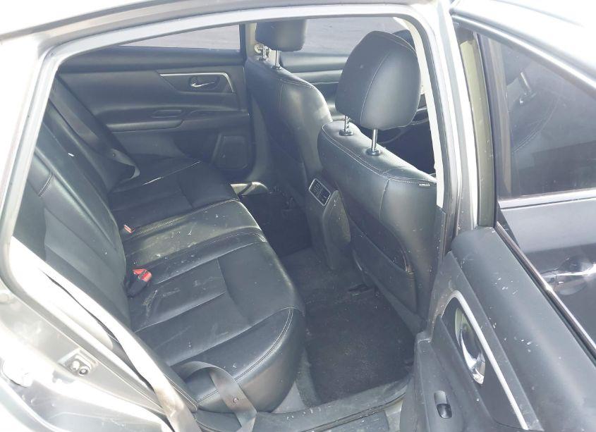 Photo 8 of 2018 Nissan Altima 2.5 SL (VIN 1N4AL3AP6JC213940)