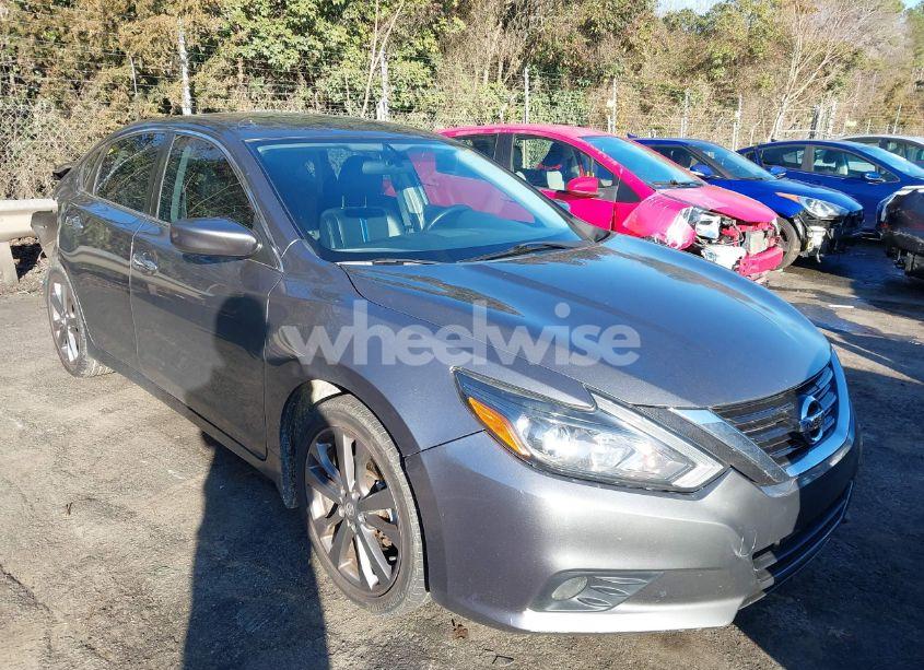 2018 Nissan Altima 2.5 SR (VIN 1N4AL3AP6JC220919) main photo