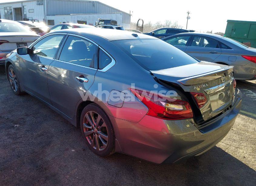 Photo 3 of 2018 Nissan Altima 2.5 SR (VIN 1N4AL3AP6JC220919)