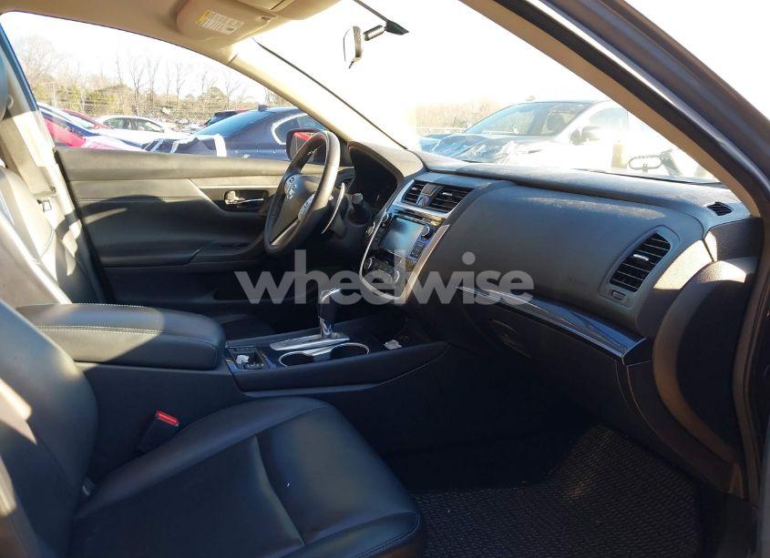 Photo 5 of 2018 Nissan Altima 2.5 SR (VIN 1N4AL3AP6JC220919)