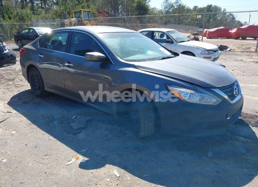 2018 Nissan Altima 2.5 S (VIN 1N4AL3AP6JC221780) main photo