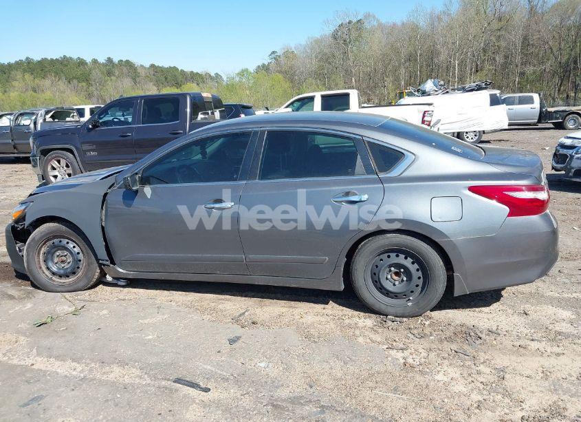 Photo 14 of 2018 Nissan Altima 2.5 S (VIN 1N4AL3AP6JC221780)