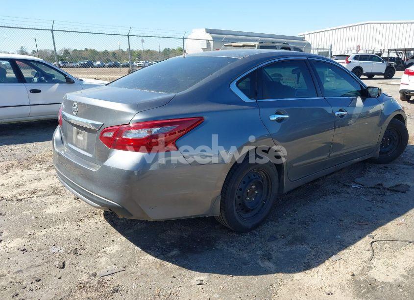 Photo 4 of 2018 Nissan Altima 2.5 S (VIN 1N4AL3AP6JC221780)