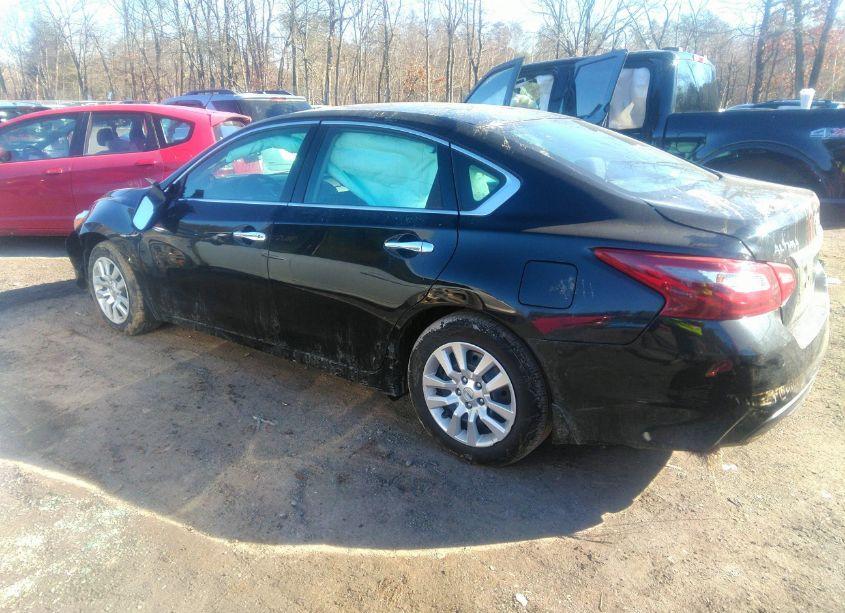 Photo 3 of 2018 Nissan Altima 2.5 S (VIN 1N4AL3AP6JC230611)