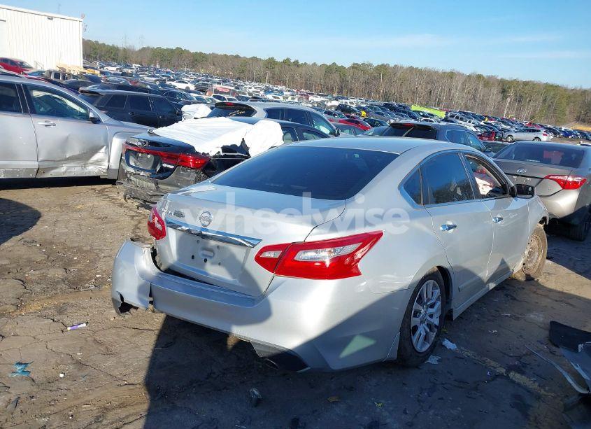 Photo 4 of 2018 Nissan Altima 2.5 S (VIN 1N4AL3AP6JC237803)