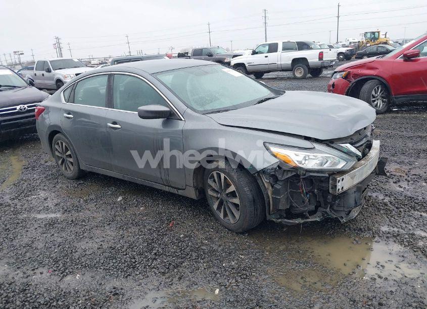 2018 Nissan Altima 2.5 SV (VIN 1N4AL3AP6JC240748) main photo