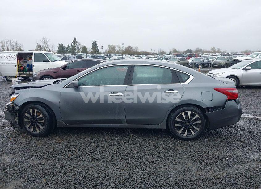 Photo 15 of 2018 Nissan Altima 2.5 SV (VIN 1N4AL3AP6JC240748)