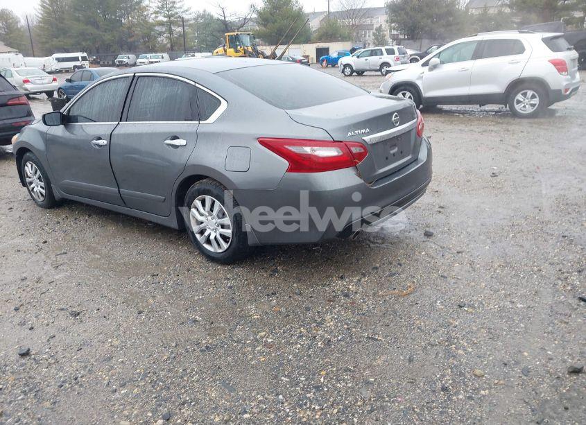 Photo 3 of 2018 Nissan Altima 2.5 S (VIN 1N4AL3AP6JC242595)