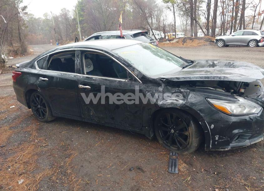 Photo 13 of 2018 Nissan Altima 2.5 SR (VIN 1N4AL3AP6JC244153)