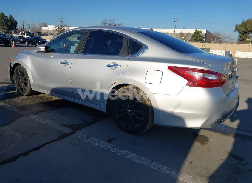 Photo 3 of 2018 Nissan Altima 2.5 SL (VIN 1N4AL3AP6JC245142)