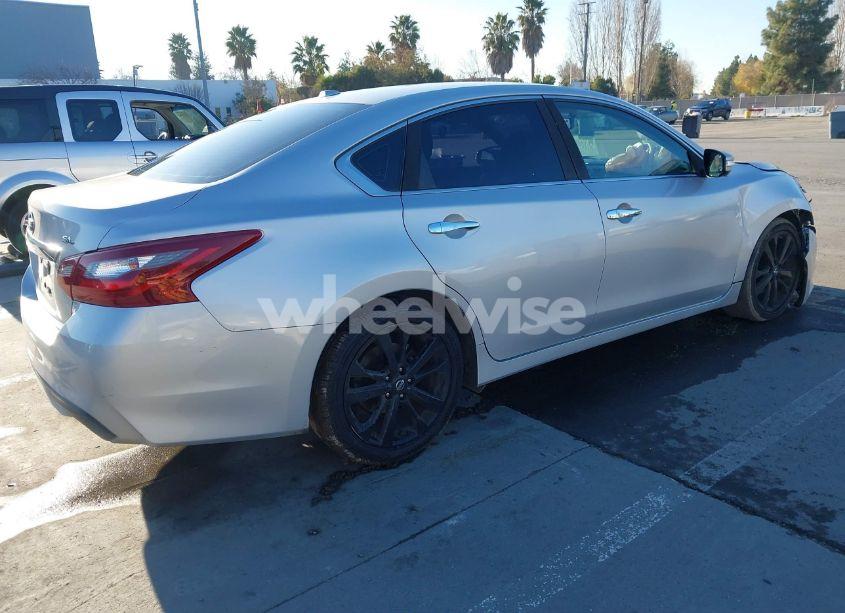 Photo 4 of 2018 Nissan Altima 2.5 SL (VIN 1N4AL3AP6JC245142)