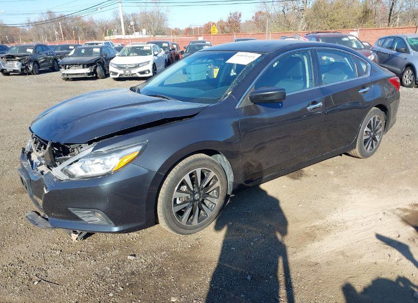 Photo 2 of 2018 Nissan Altima 2.5 SV (VIN 1N4AL3AP6JC246145)