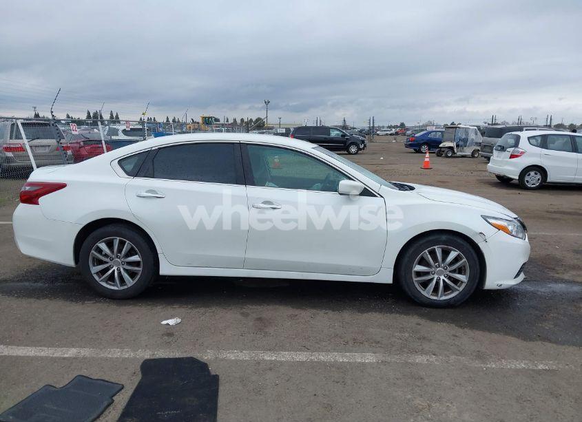Photo 13 of 2018 Nissan Altima 2.5 S (VIN 1N4AL3AP6JC247179)