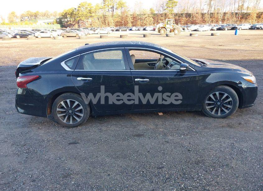 Photo 13 of 2018 Nissan Altima 2.5 SL (VIN 1N4AL3AP6JC247666)