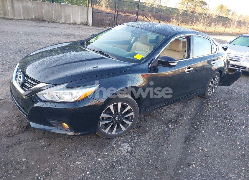 Photo 2 of 2018 Nissan Altima 2.5 SL (VIN 1N4AL3AP6JC247666)