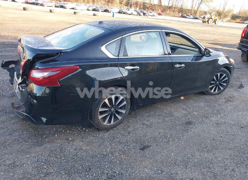 Photo 4 of 2018 Nissan Altima 2.5 SL (VIN 1N4AL3AP6JC247666)