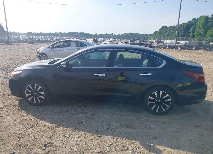 Photo 14 of 2018 Nissan Altima 2.5 SL (VIN 1N4AL3AP6JC251510)