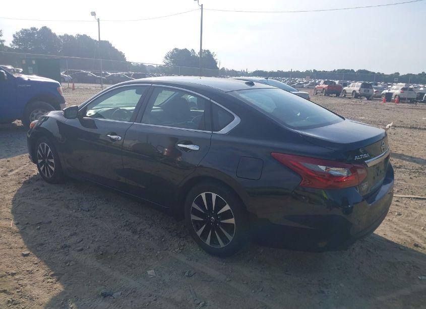 Photo 3 of 2018 Nissan Altima 2.5 SL (VIN 1N4AL3AP6JC251510)