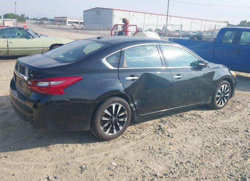 Photo 6 of 2018 Nissan Altima 2.5 SL (VIN 1N4AL3AP6JC251510)