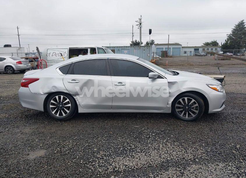 Photo 13 of 2018 Nissan Altima 2.5 SV (VIN 1N4AL3AP6JC256299)