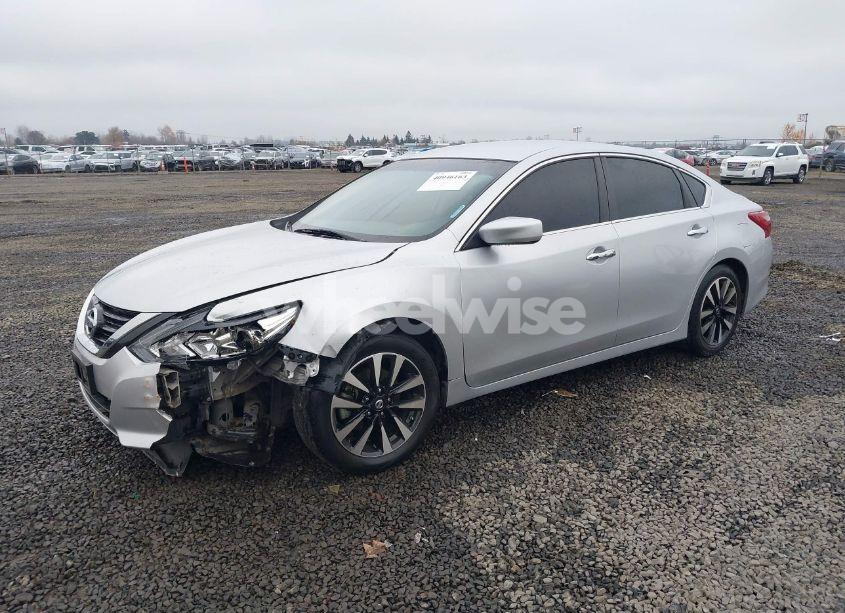 Photo 2 of 2018 Nissan Altima 2.5 SV (VIN 1N4AL3AP6JC256299)