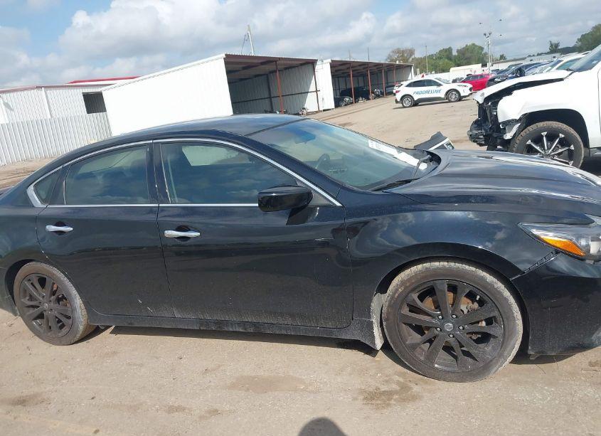 Photo 13 of 2018 Nissan Altima 2.5 SR (VIN 1N4AL3AP6JC261342)