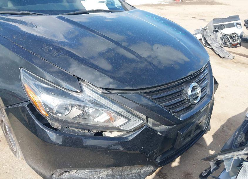 Photo 6 of 2018 Nissan Altima 2.5 SR (VIN 1N4AL3AP6JC261342)