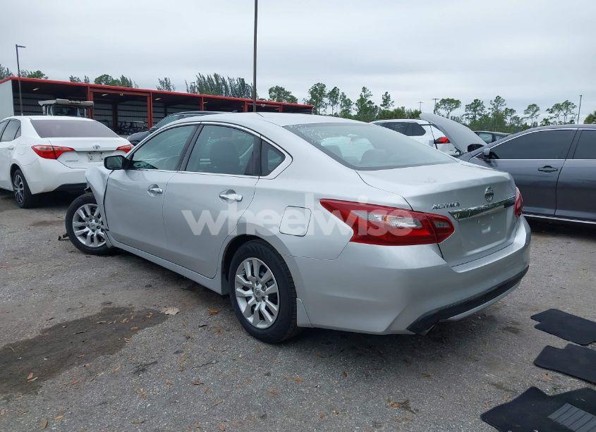 Photo 3 of 2018 Nissan Altima 2.5 S (VIN 1N4AL3AP6JC268162)