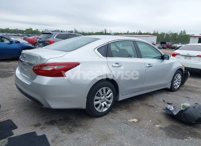 Photo 4 of 2018 Nissan Altima 2.5 S (VIN 1N4AL3AP6JC268162)