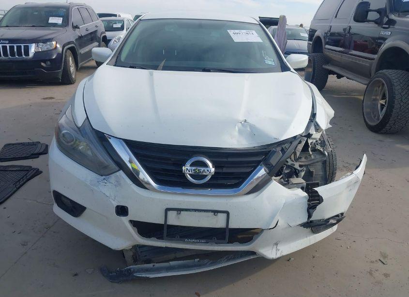 Photo 6 of 2018 Nissan Altima 2.5 SR (VIN 1N4AL3AP6JC268310)