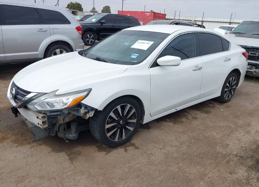 Photo 2 of 2018 Nissan Altima 2.5 SV (VIN 1N4AL3AP6JC269828)