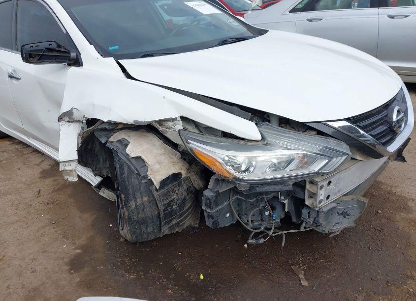 Photo 6 of 2018 Nissan Altima 2.5 SV (VIN 1N4AL3AP6JC269828)