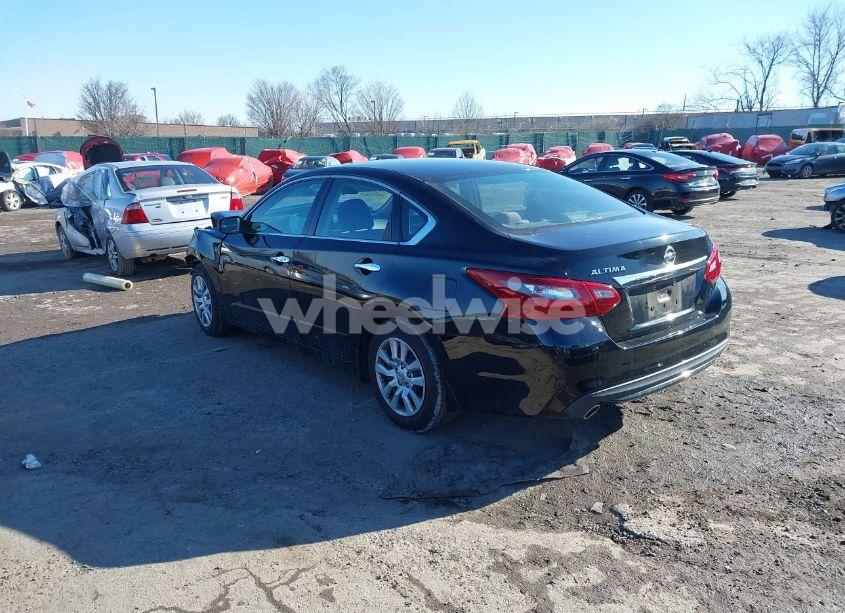 Photo 3 of 2018 Nissan Altima 2.5 S (VIN 1N4AL3AP6JC277685)