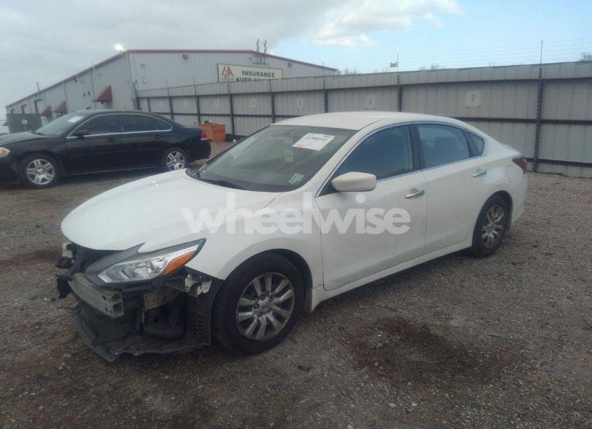 Photo 2 of 2018 Nissan Altima 2.5 S (VIN 1N4AL3AP6JC281381)