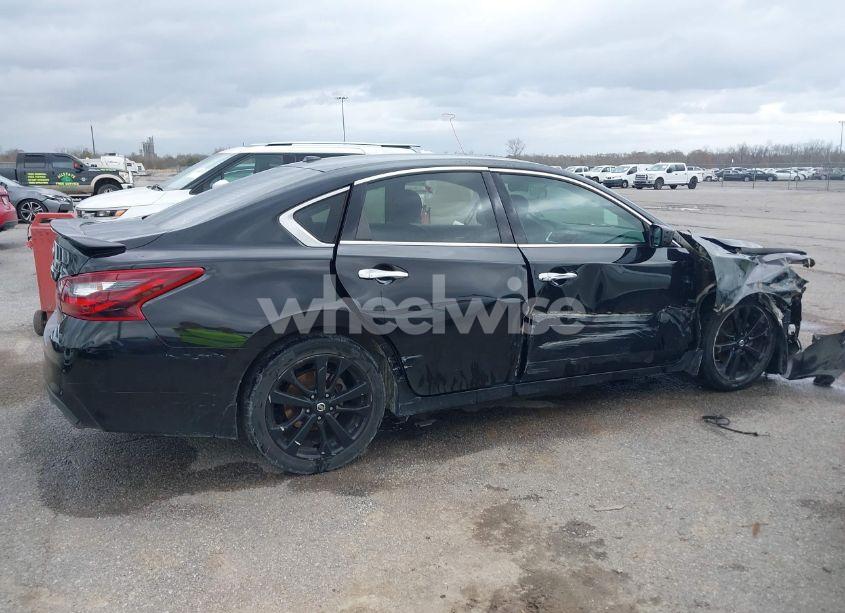 Photo 13 of 2018 Nissan Altima 2.5 SR (VIN 1N4AL3AP6JC283924)