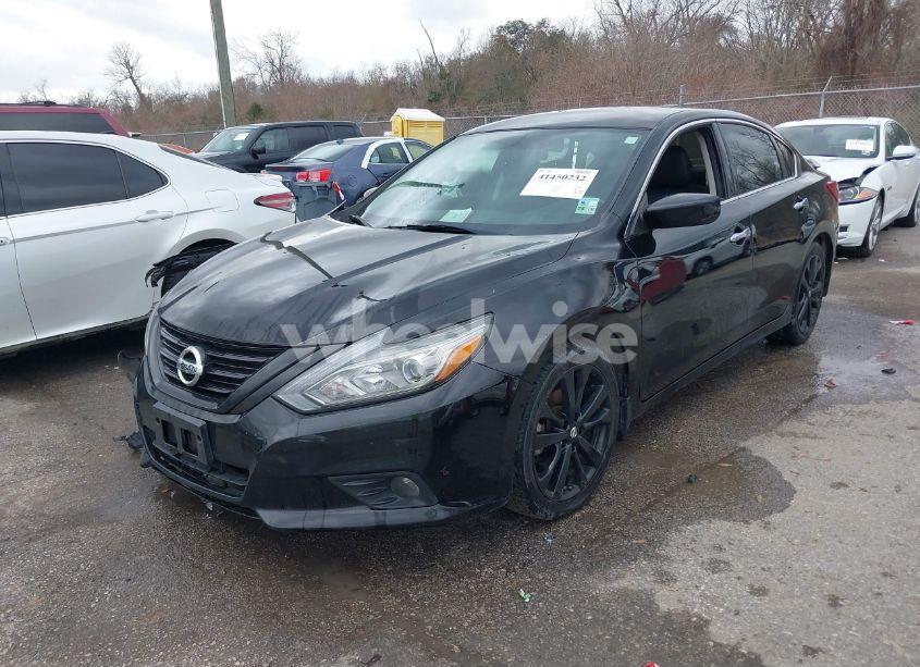 Photo 2 of 2018 Nissan Altima 2.5 SR (VIN 1N4AL3AP6JC283924)