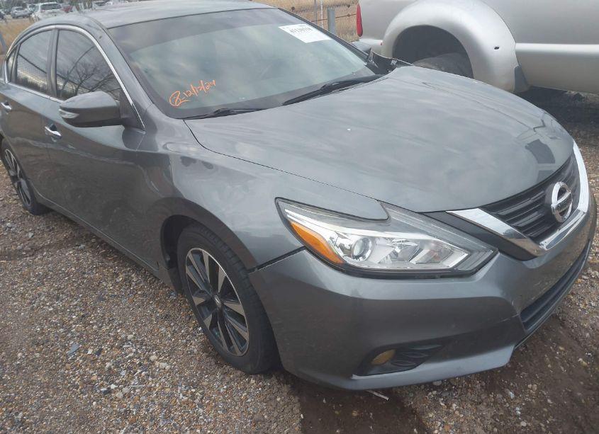 2018 Nissan Altima 2.5 SV (VIN 1N4AL3AP6JC288542) main photo