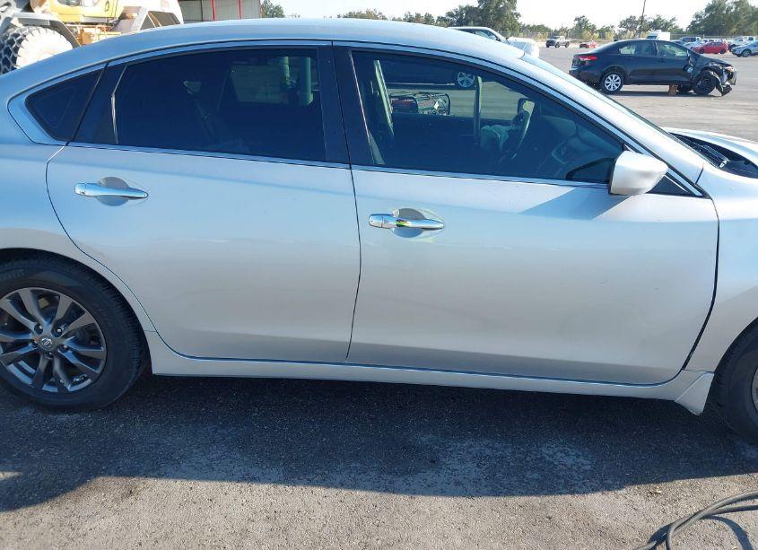 Photo 14 of 2018 Nissan Altima 2.5 S (VIN 1N4AL3AP6JC296849)