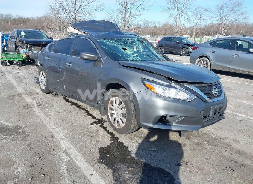 2018 Nissan Altima (VIN 1N4AL3AP6JC471813) main photo