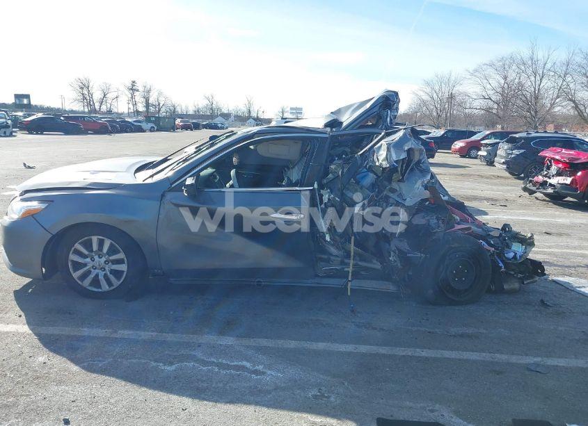 Photo 14 of 2018 Nissan Altima (VIN 1N4AL3AP6JC471813)