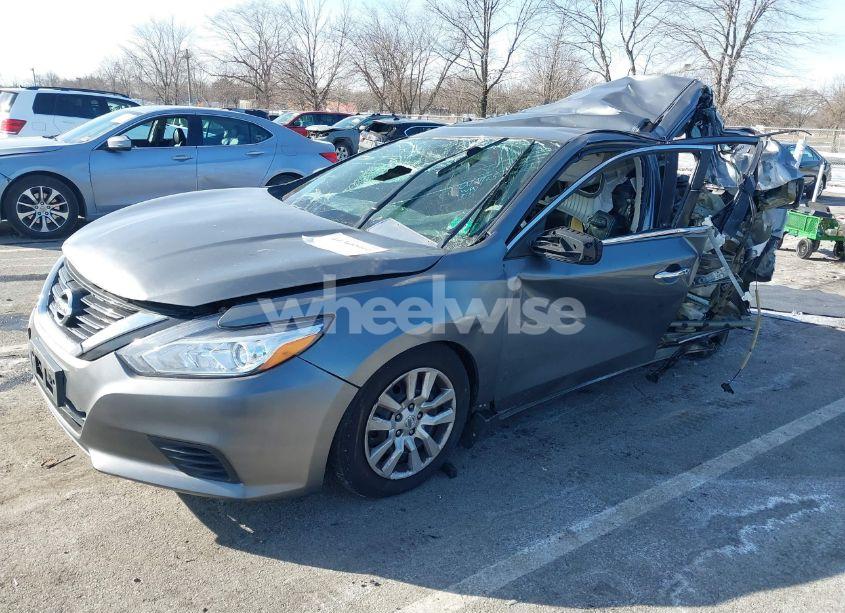 Photo 2 of 2018 Nissan Altima (VIN 1N4AL3AP6JC471813)